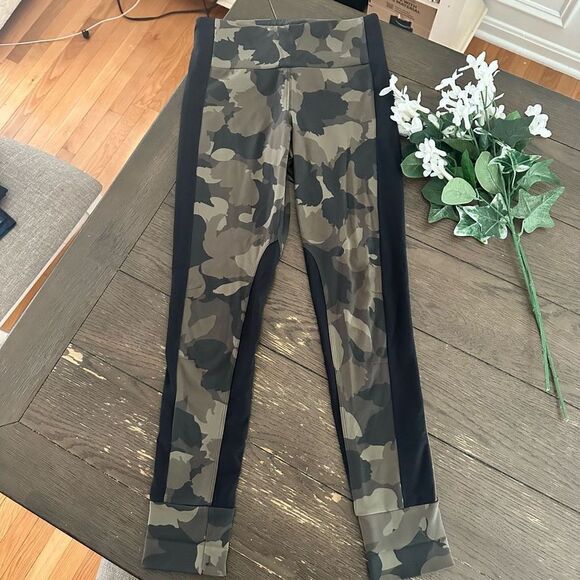 ATHLETA Women’s ESSEX Camo Hybrid Tight Leggings Brown Black size small - Picture 2 of 9